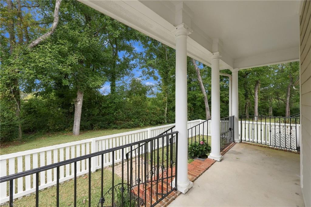 1028 Collection Creek Way Property Photo 34