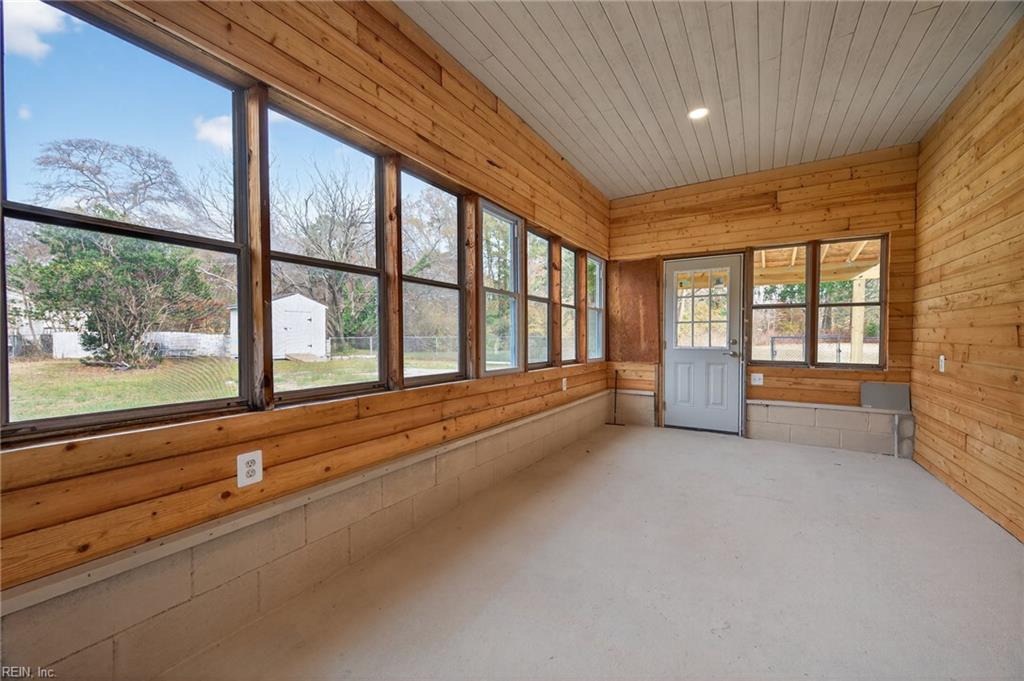 22077 Main St Property Photo 32