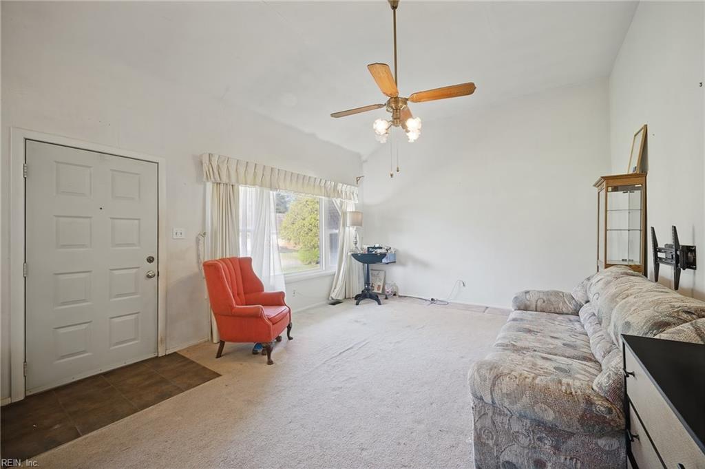 424 Pepper Mill Ln Property Photo 9