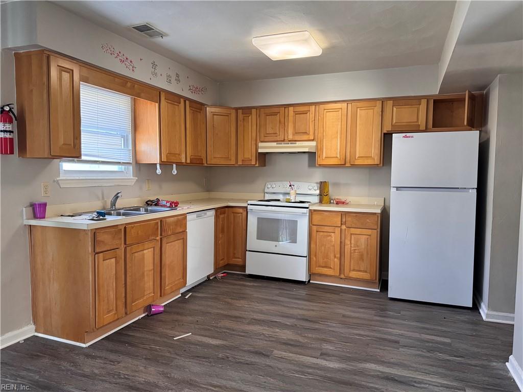 3213 Wimbledon Way Property Photo 3