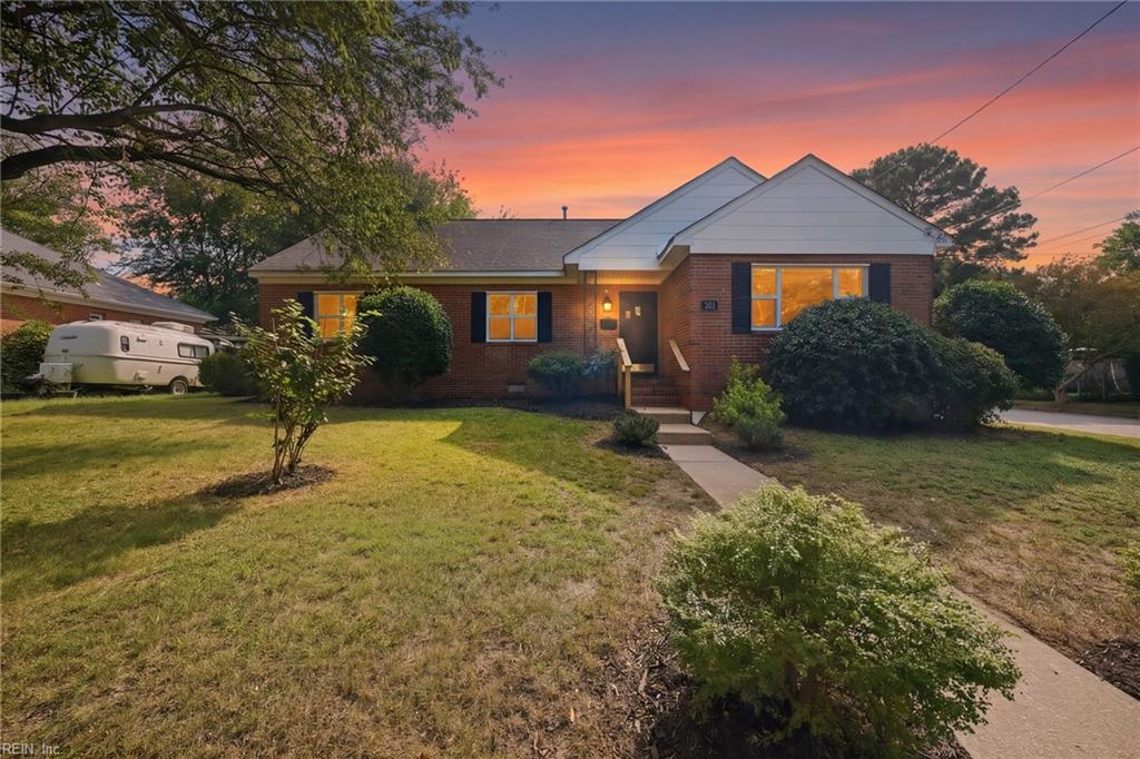201 Forsythe St Property Photo 1