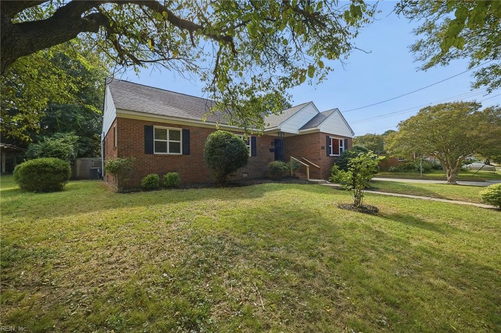 201 Forsythe St Property Photo 2