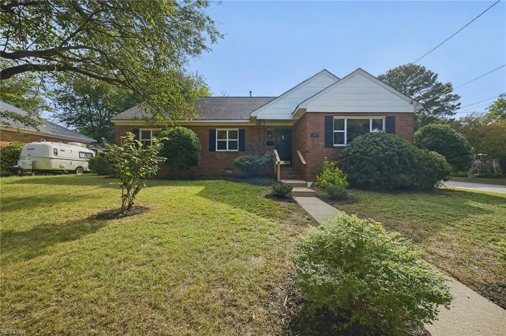 201 Forsythe St Property Photo 3