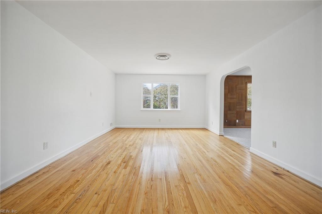 201 Forsythe St Property Photo 4