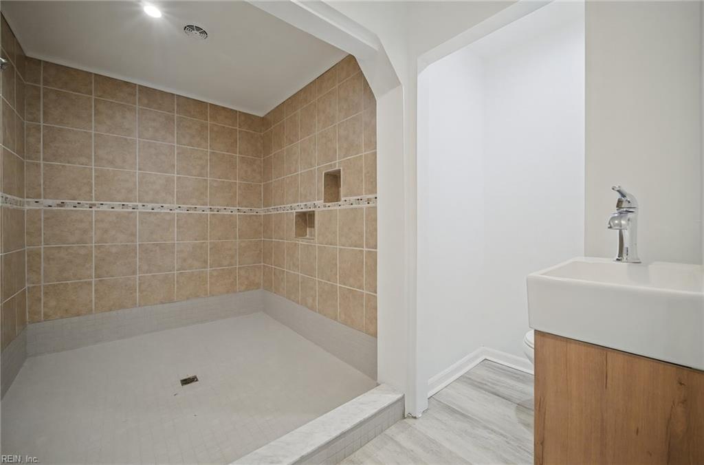 201 Forsythe St Property Photo 21