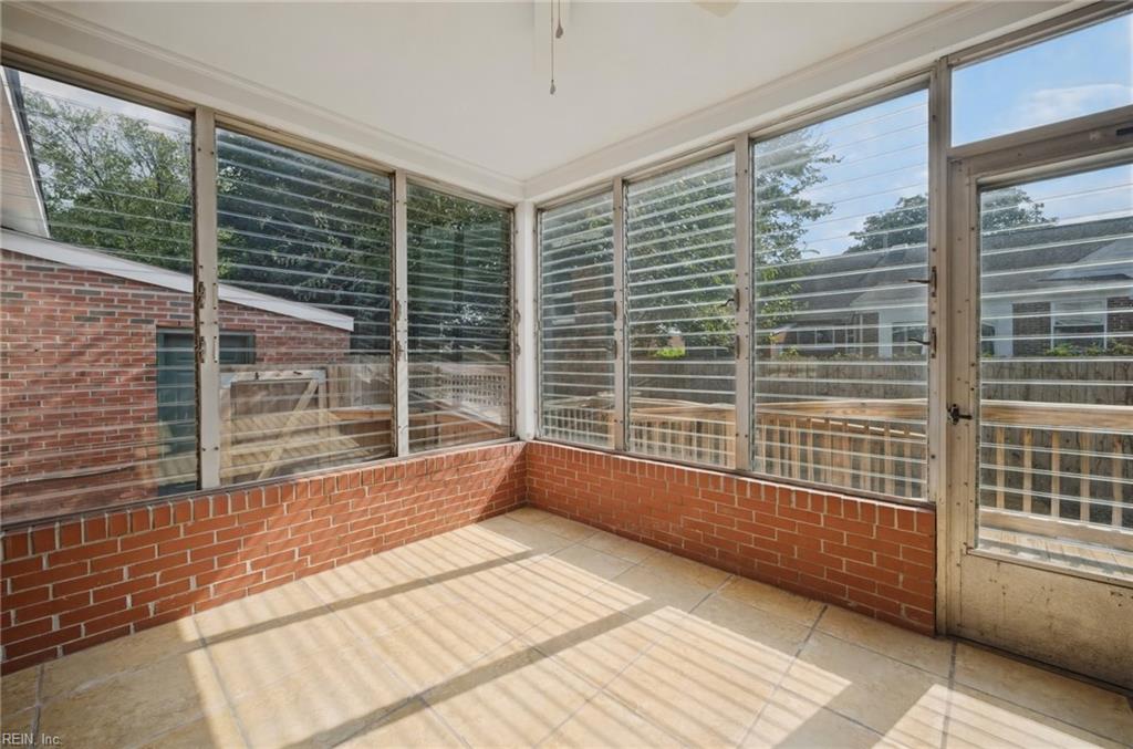 201 Forsythe St Property Photo 23