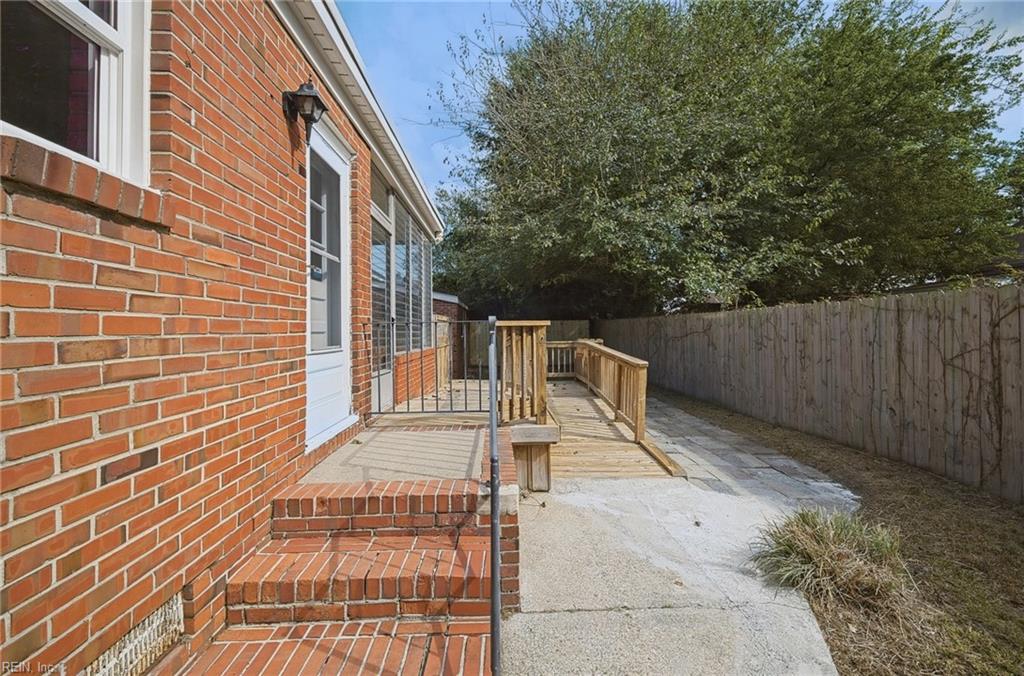 201 Forsythe St Property Photo 25