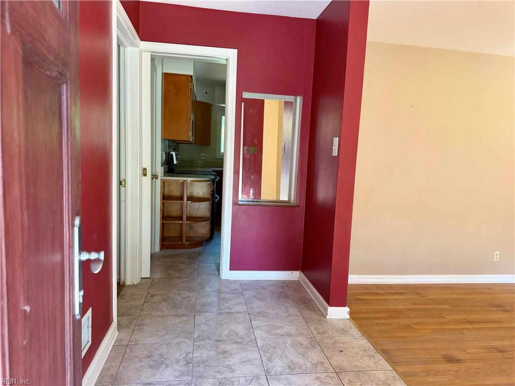436 Thole St Property Photo 4