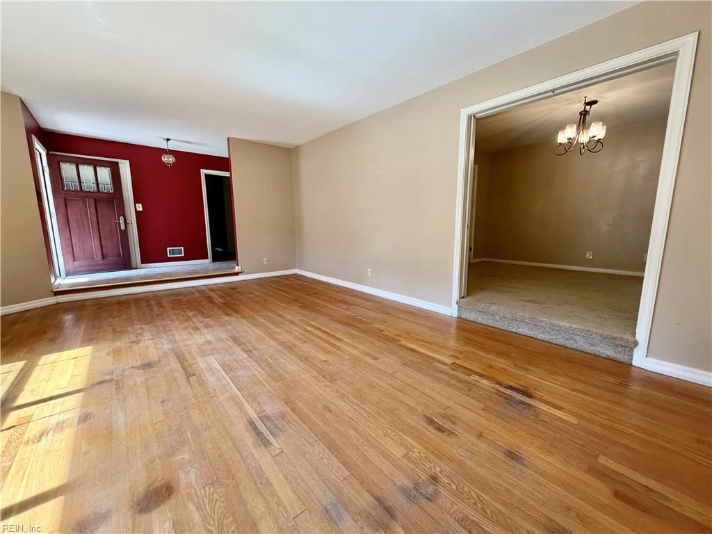 436 Thole St Property Photo 6