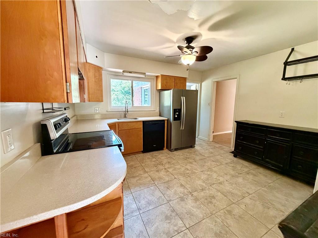 436 Thole St Property Photo 7