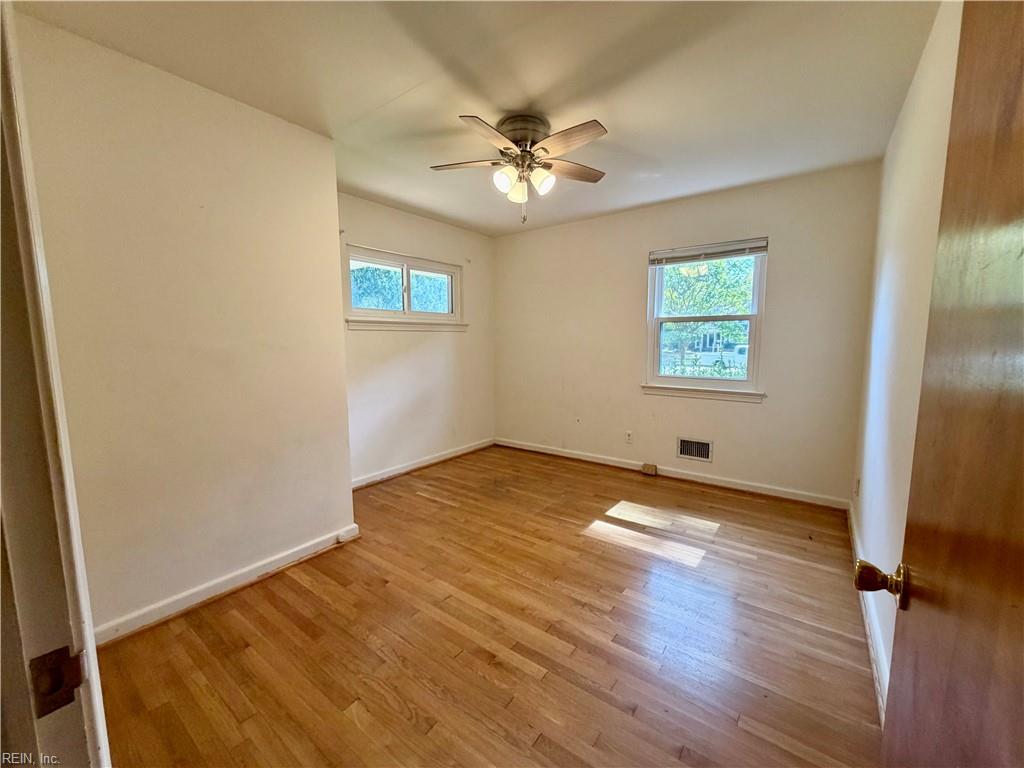 436 Thole St Property Photo 16