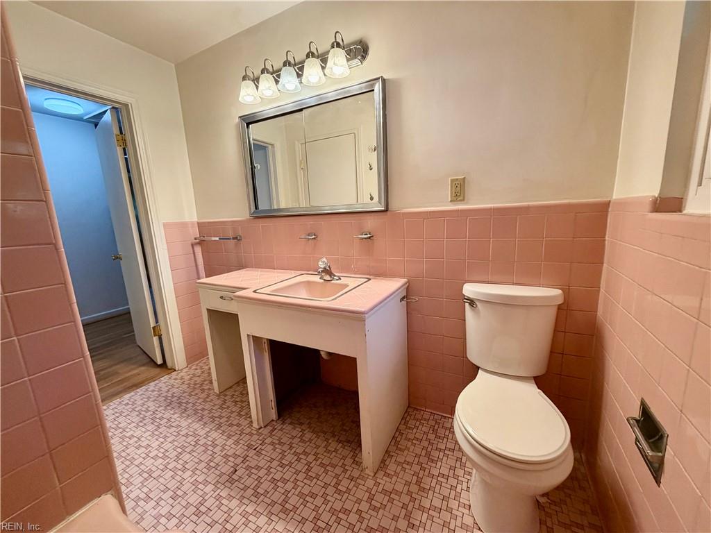 436 Thole St Property Photo 18