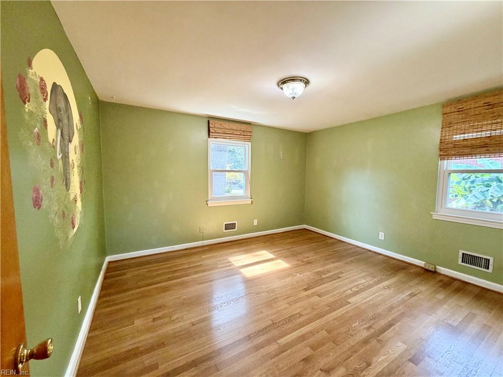 436 Thole St Property Photo 19