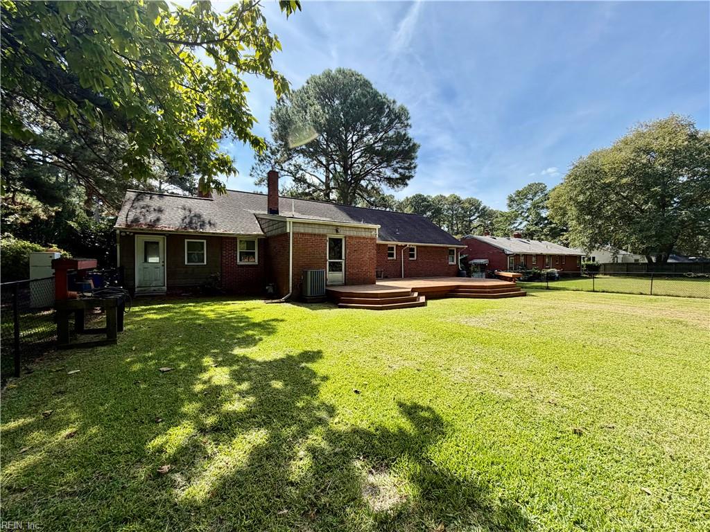 436 Thole St Property Photo 27