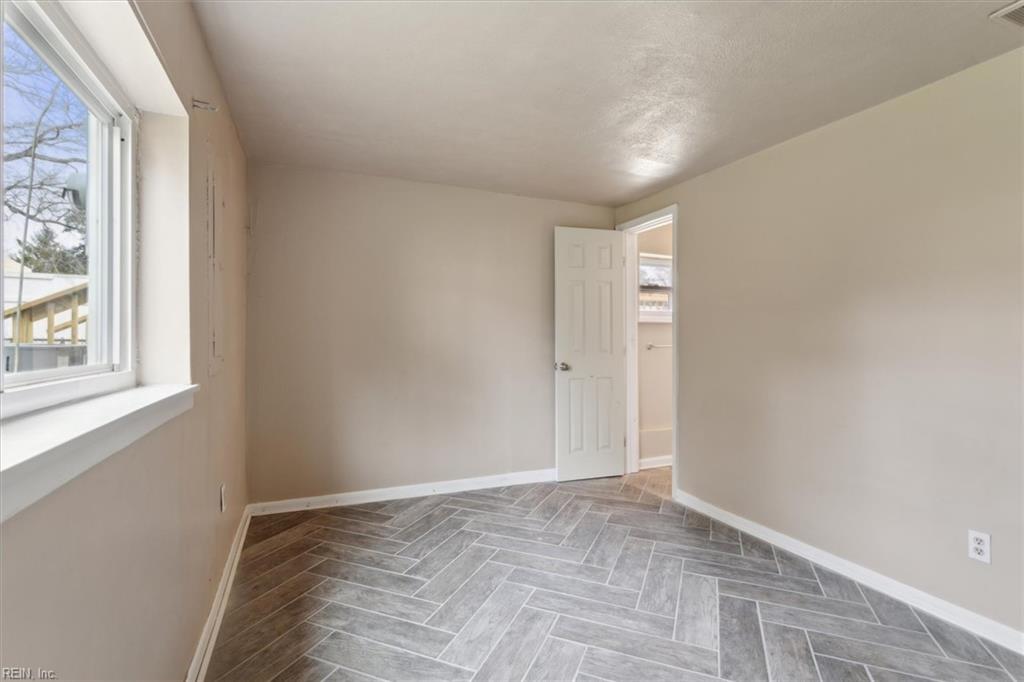 549 Longfellow Ave Property Photo 13