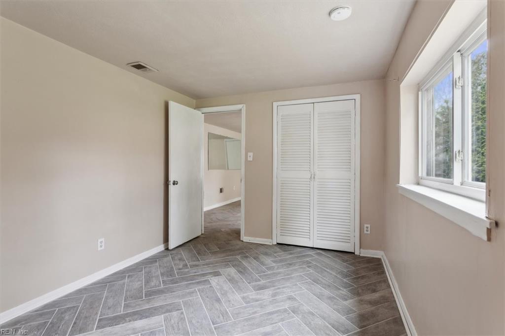 549 Longfellow Ave Property Photo 14
