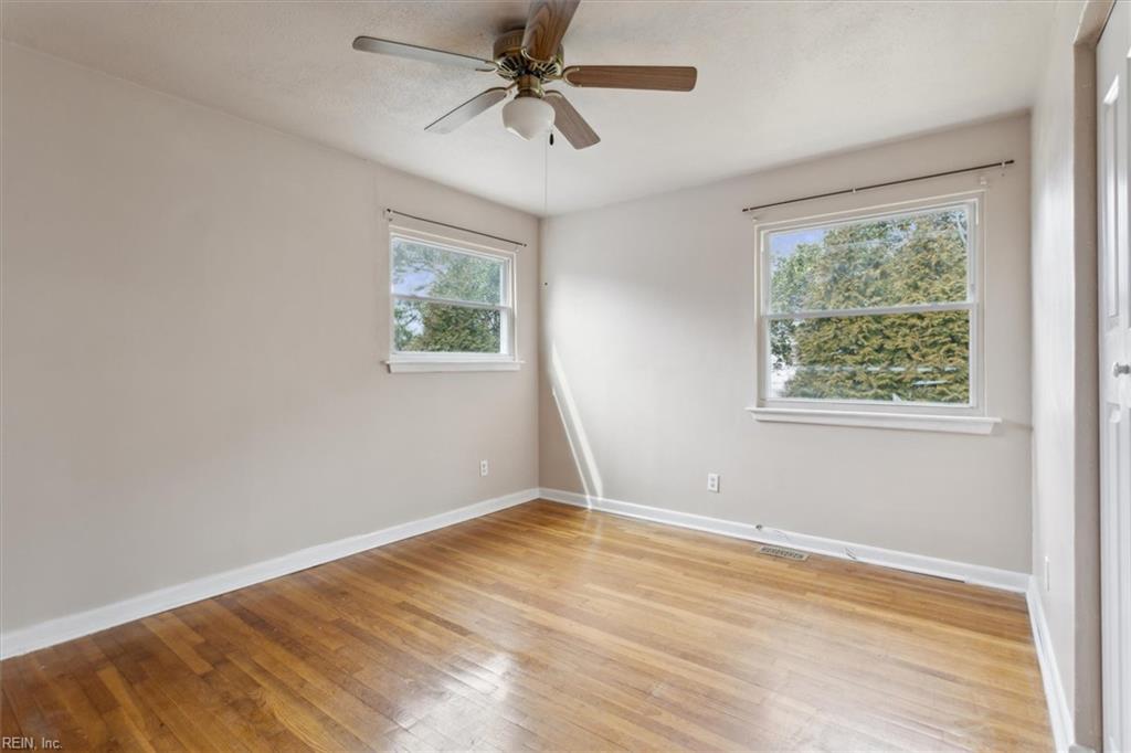 549 Longfellow Ave Property Photo 16