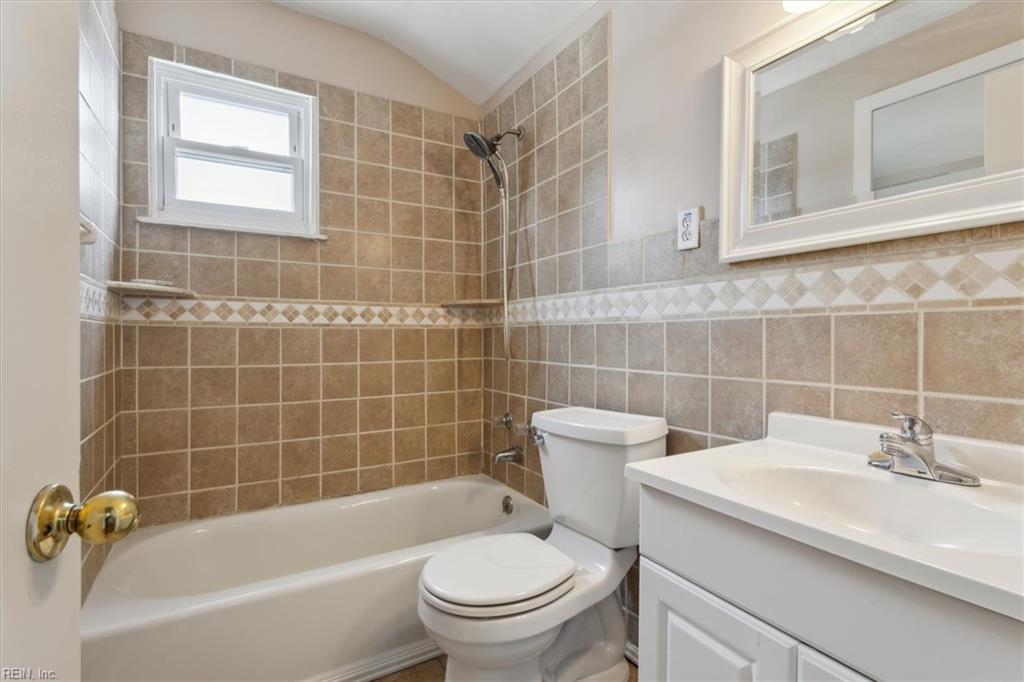 549 Longfellow Ave Property Photo 22