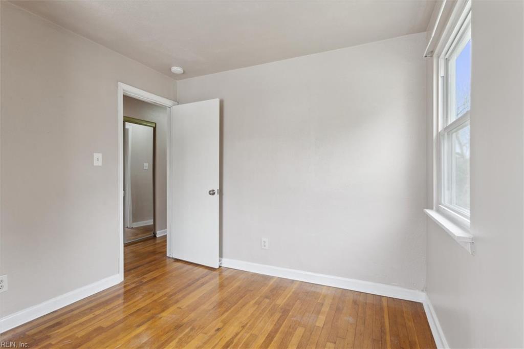 549 Longfellow Ave Property Photo 23