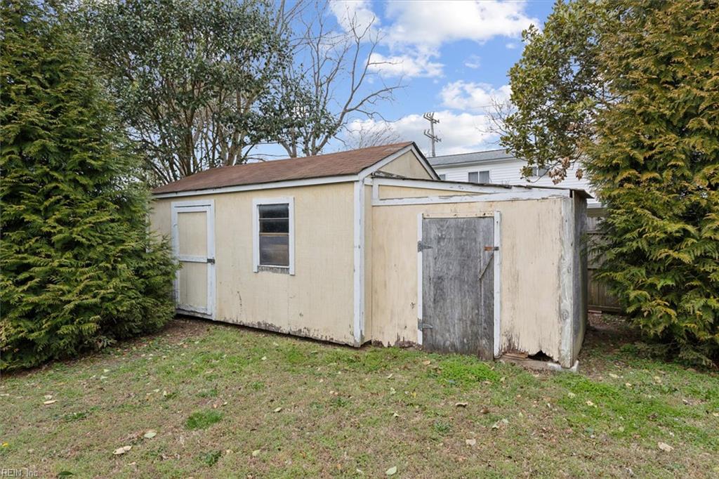 549 Longfellow Ave Property Photo 32