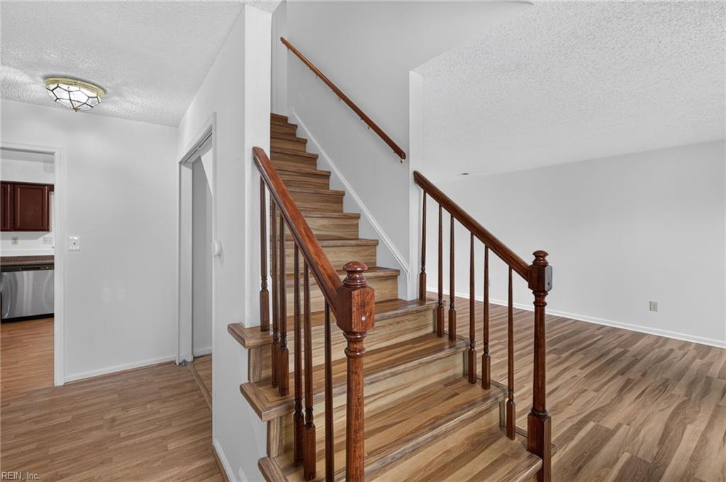 5681 Shinfield Dr Property Photo 4