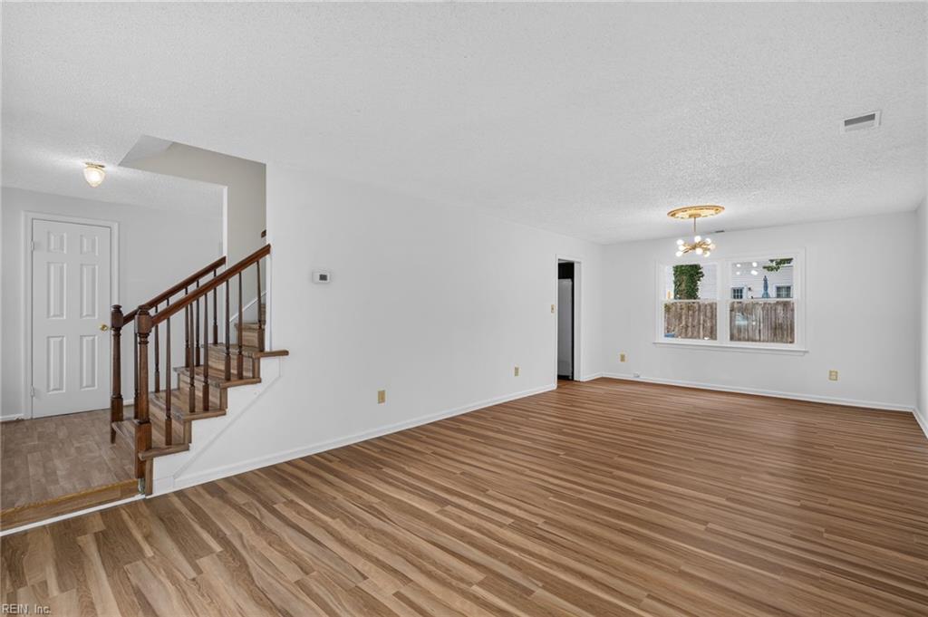 5681 Shinfield Dr Property Photo 5