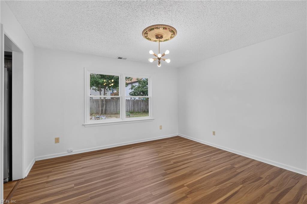5681 Shinfield Dr Property Photo 7