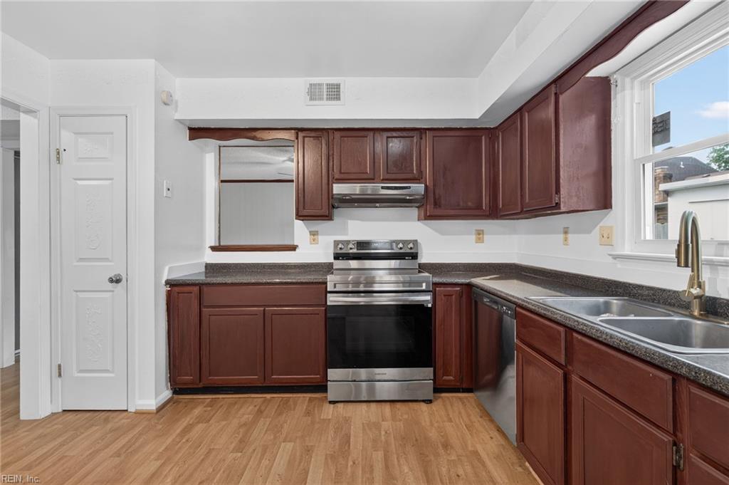 5681 Shinfield Dr Property Photo 10