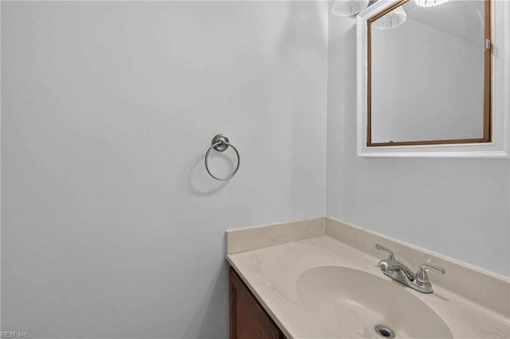 5681 Shinfield Dr Property Photo 15