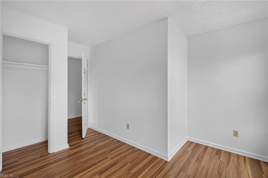 5681 Shinfield Dr Property Photo 25