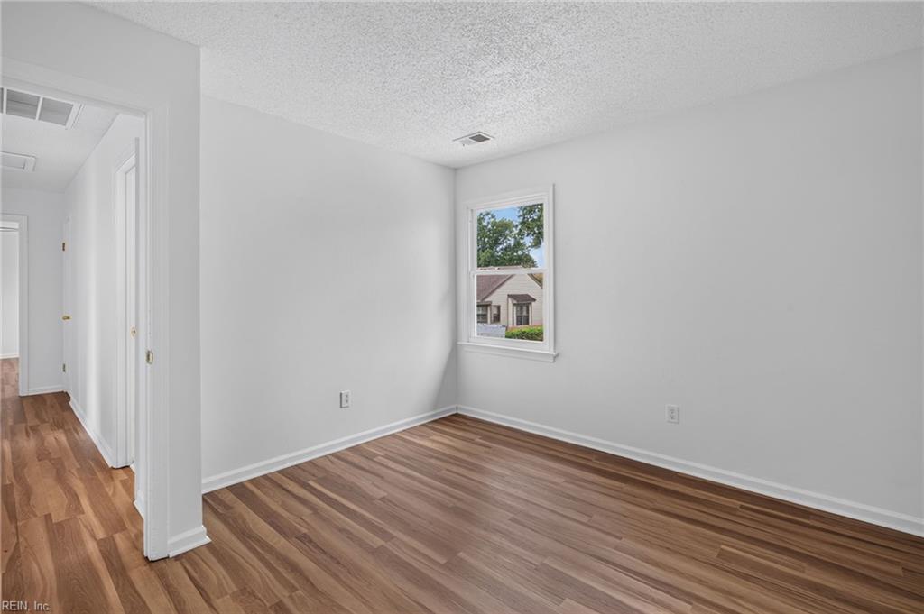5681 Shinfield Dr Property Photo 29