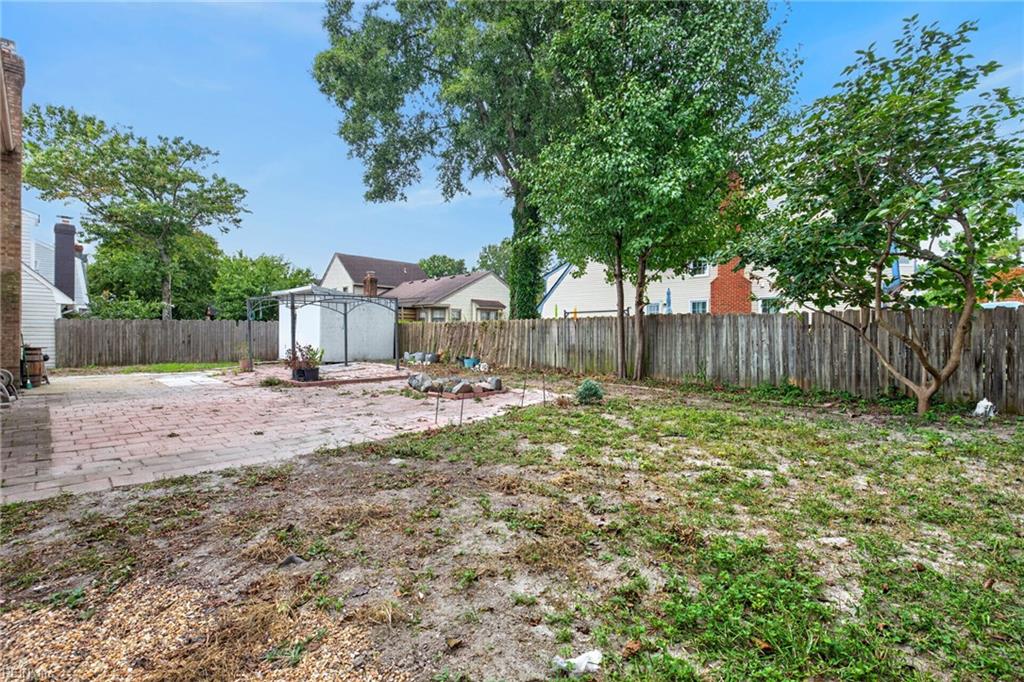 5681 Shinfield Dr Property Photo 32