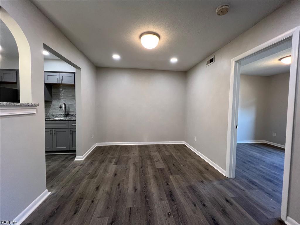 5025 Eaton Ct Ct Property Photo 4