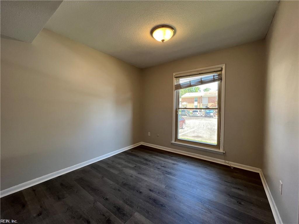 5025 Eaton Ct Ct Property Photo 6