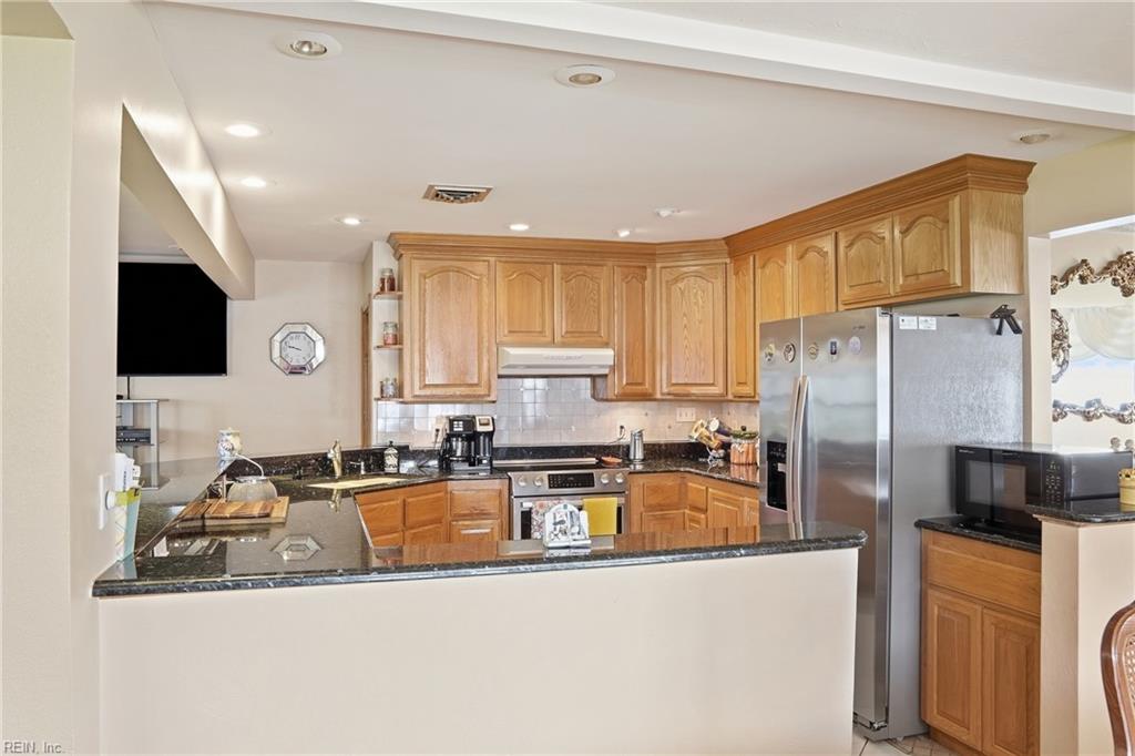 1 Idlewood Ave Property Photo 12