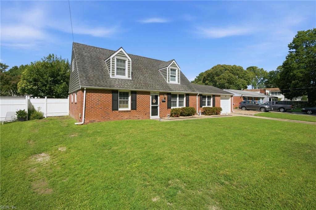 409 Elmont Rd Property Photo 1