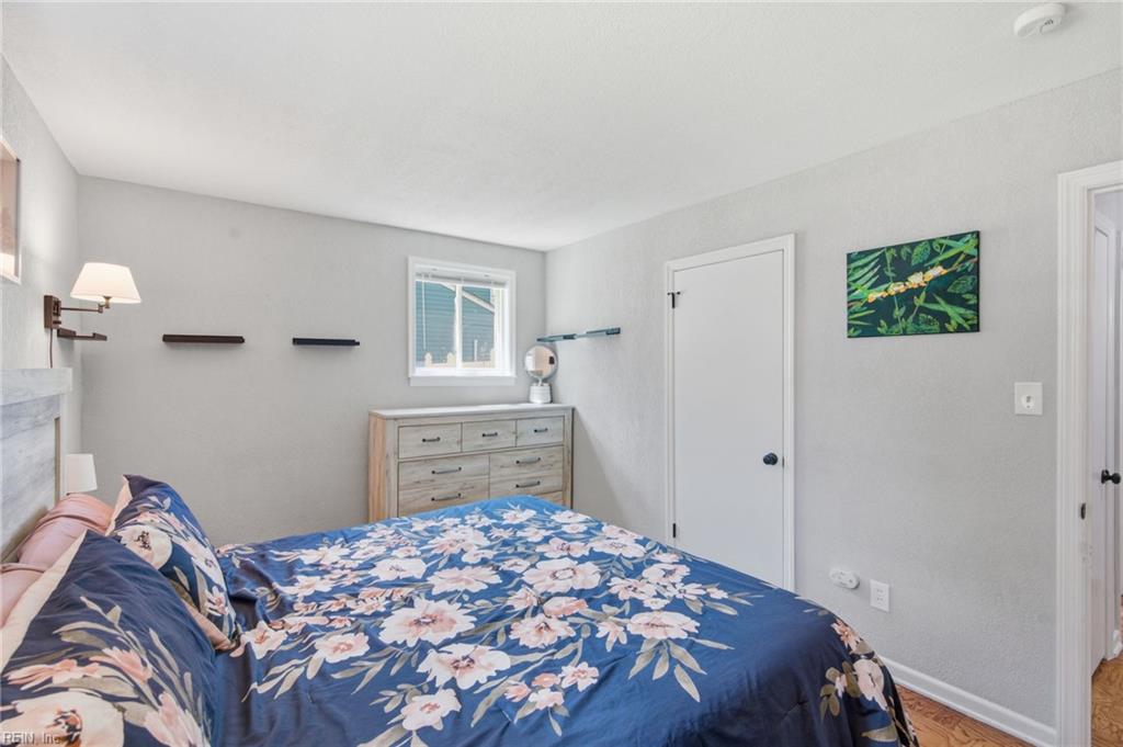 409 Elmont Rd Property Photo 18