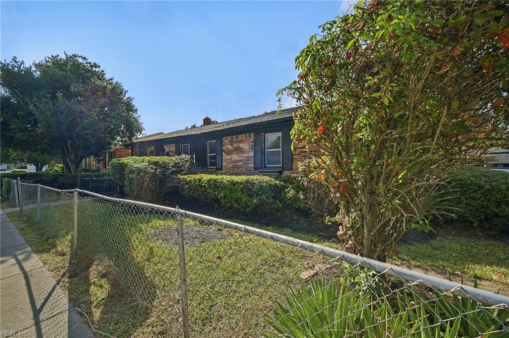 1392 Wool Ave Property Photo 4