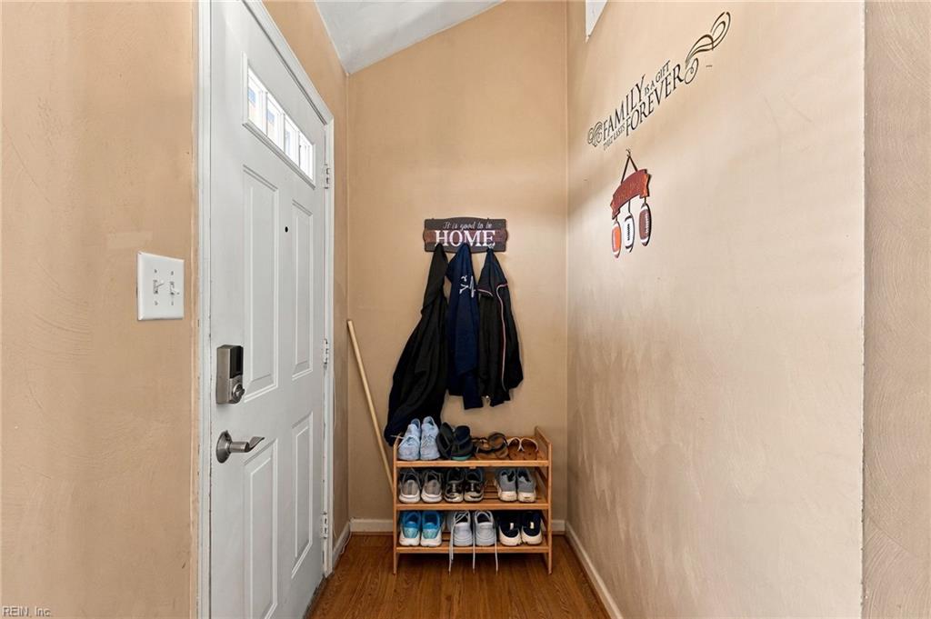 118 Majestic Dr Property Photo 4