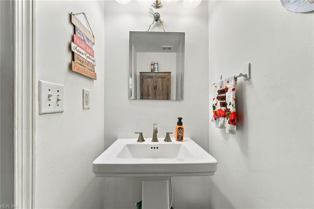 118 Majestic Dr Property Photo 16