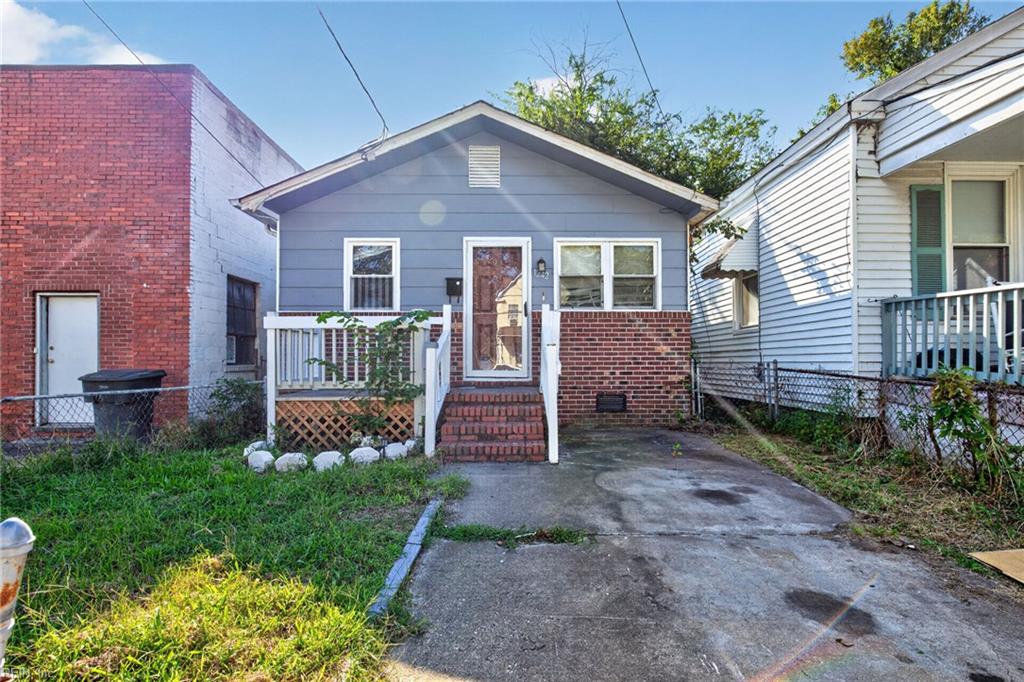 1242 25th St Property Photo 1