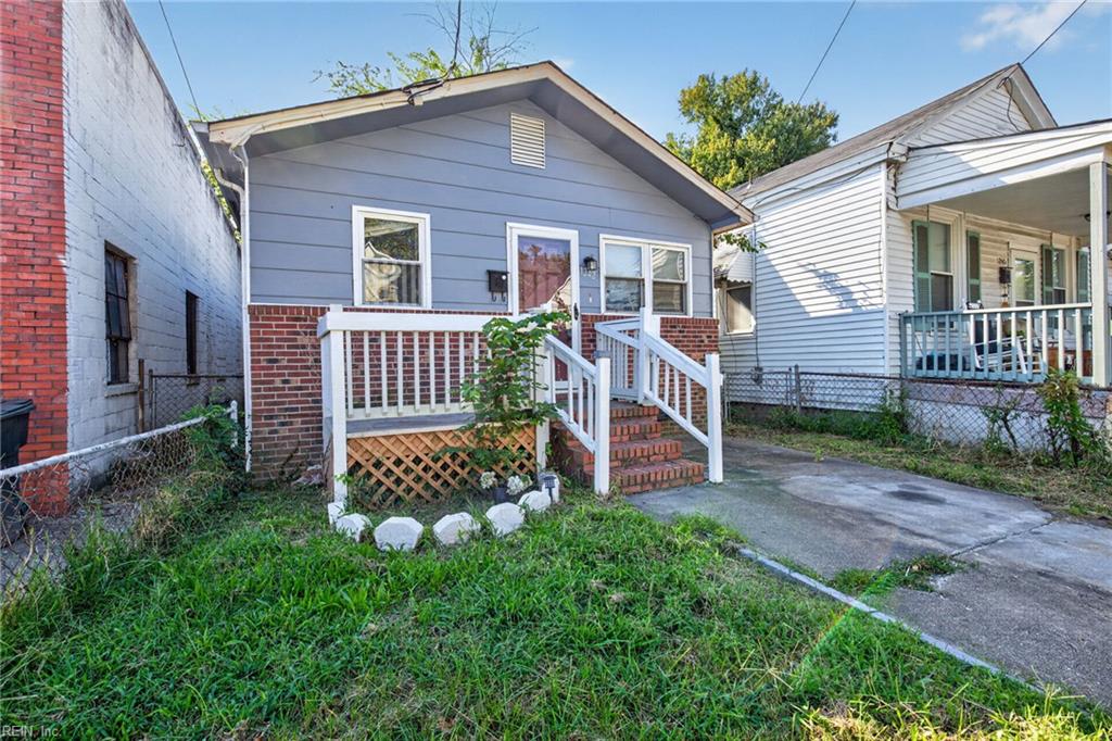 1242 25th St Property Photo 3