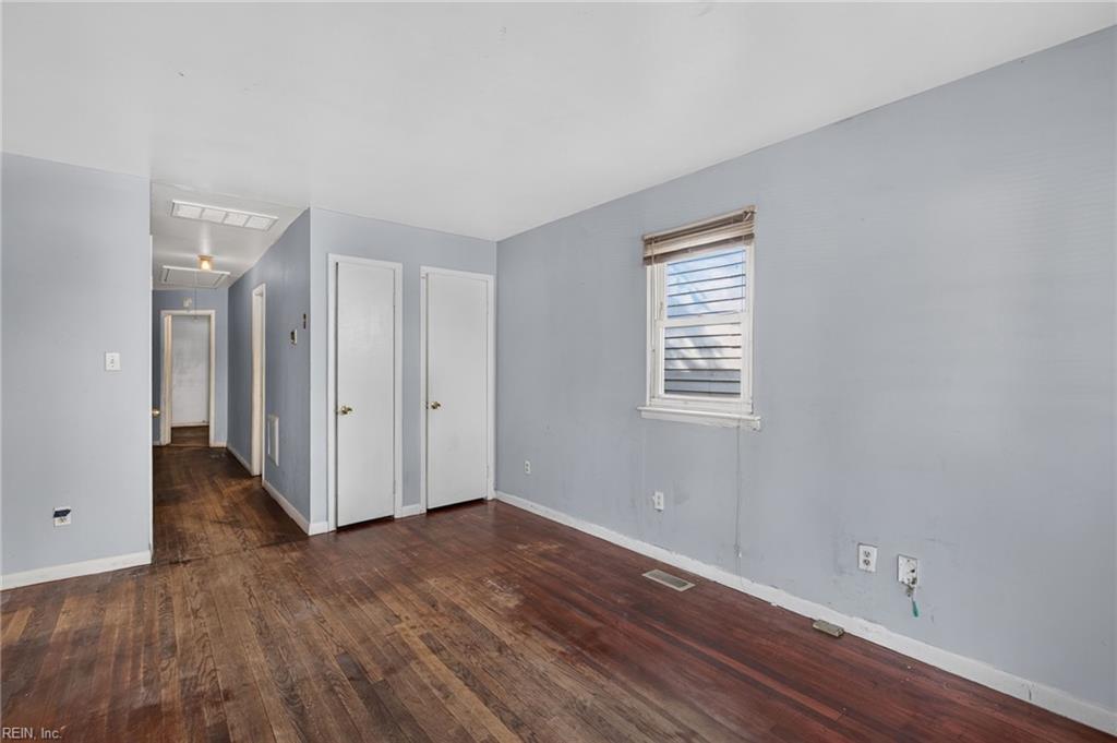 1242 25th St Property Photo 6