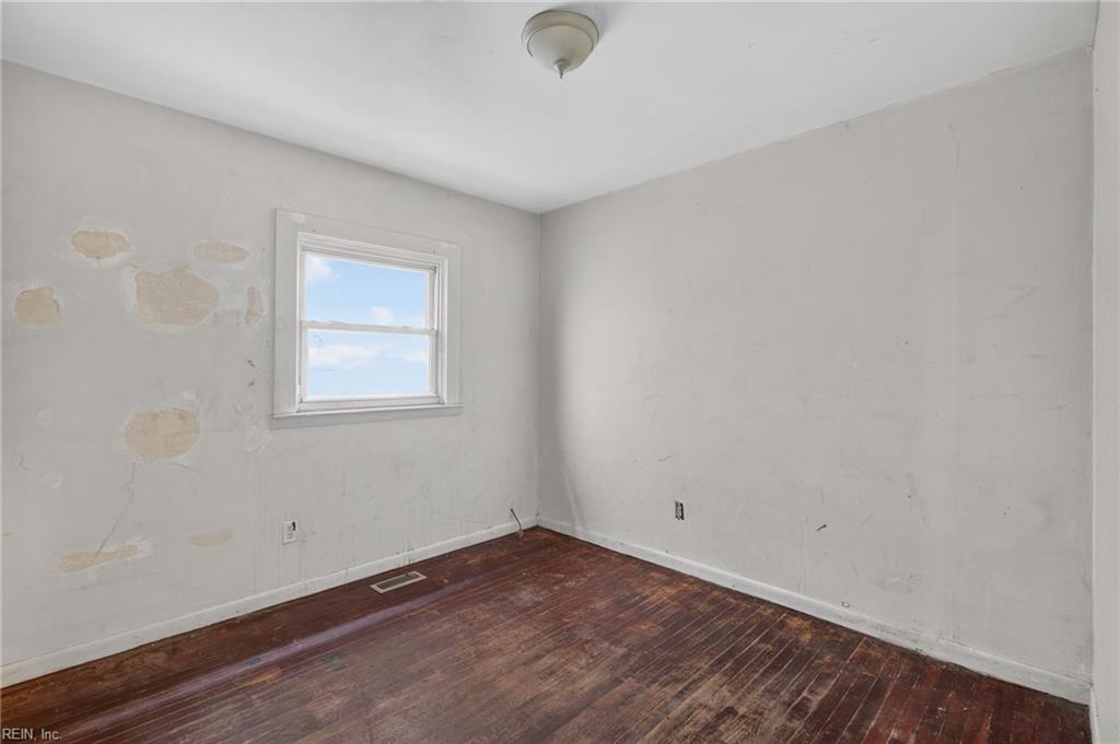 1242 25th St Property Photo 10