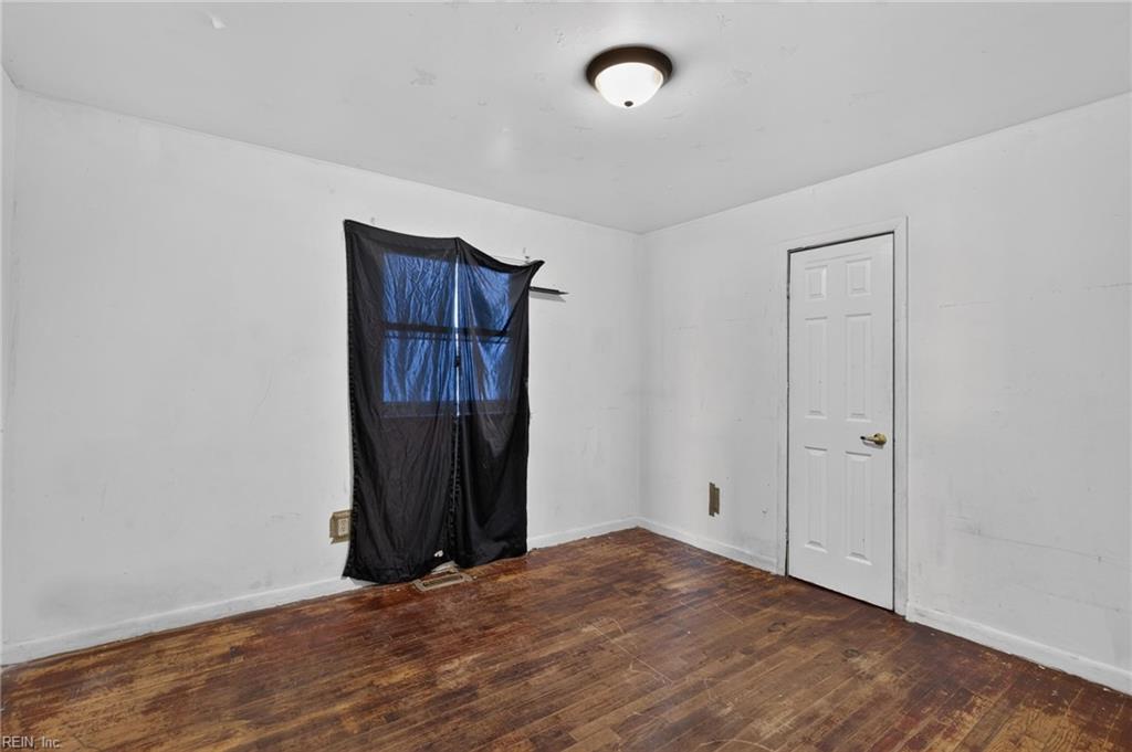 1242 25th St Property Photo 12