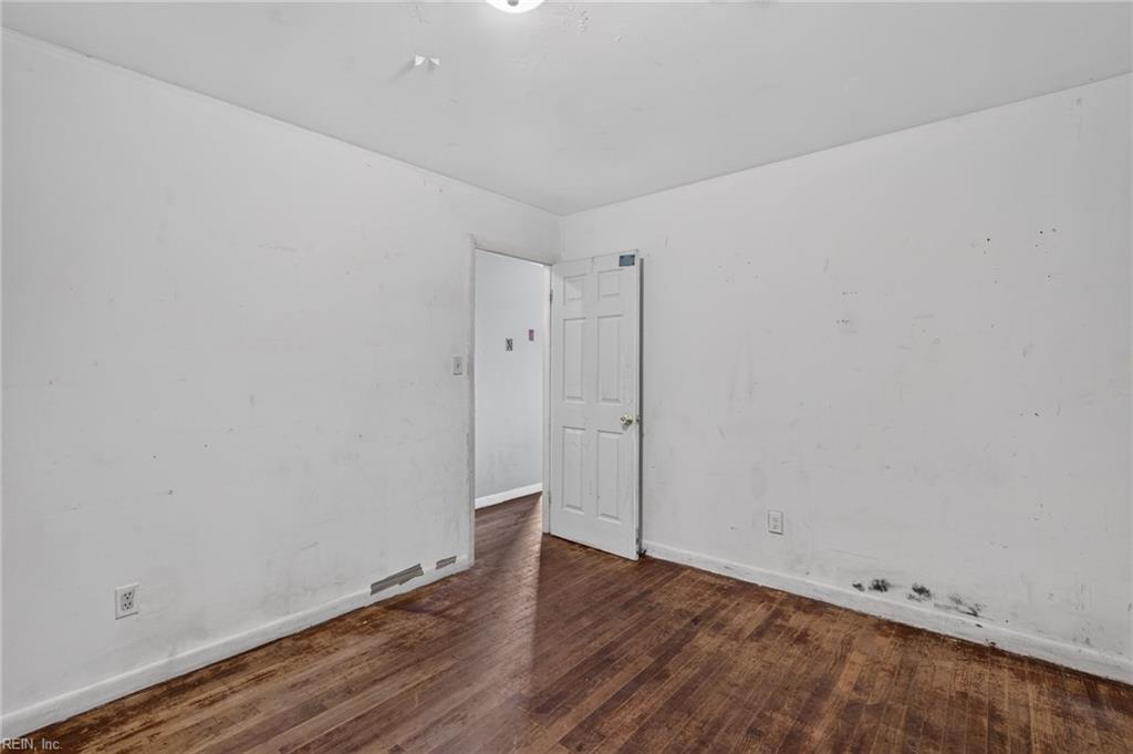 1242 25th St Property Photo 13
