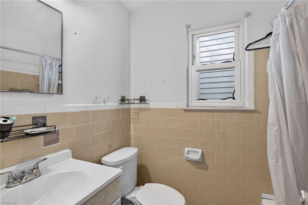 1242 25th St Property Photo 16