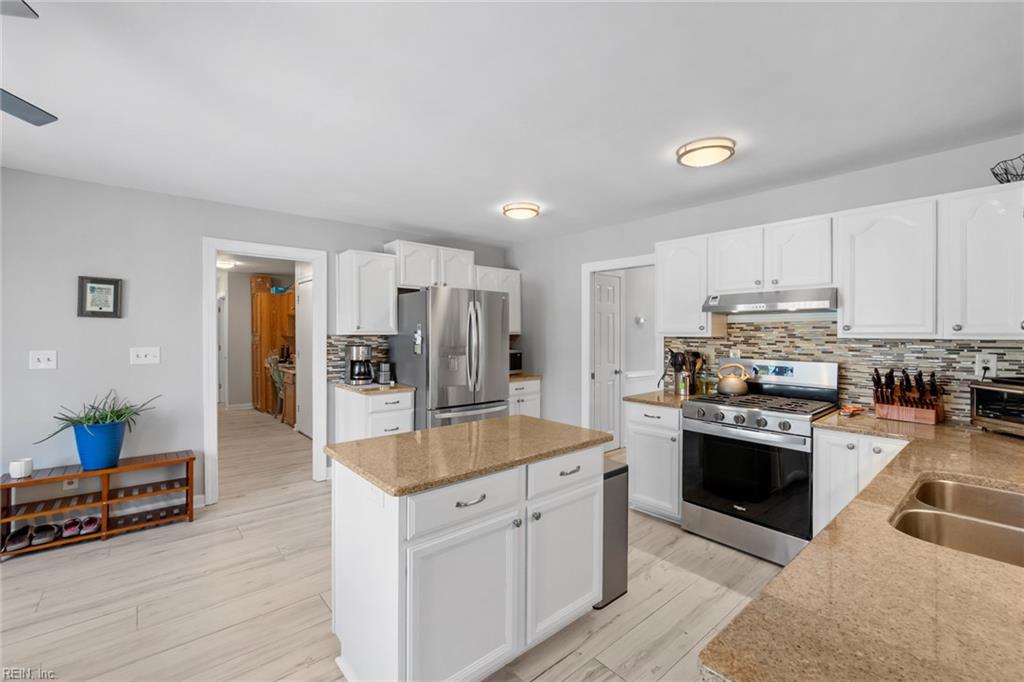 1316 Oregon Xing Property Photo 12