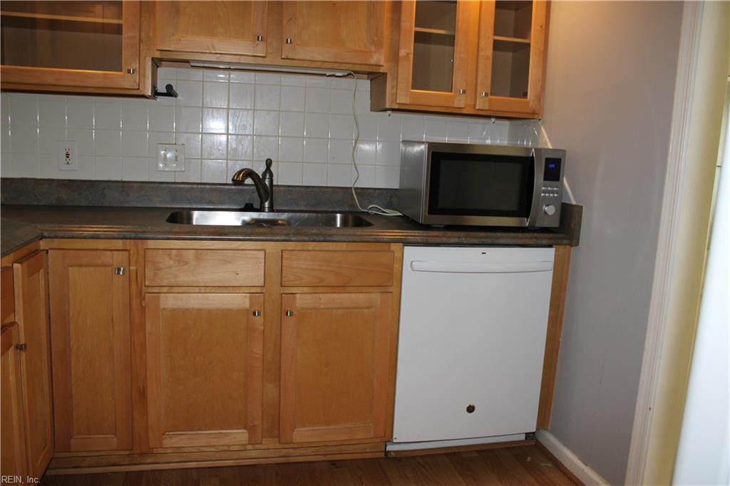 2712 Executive Dr Property Photo 13