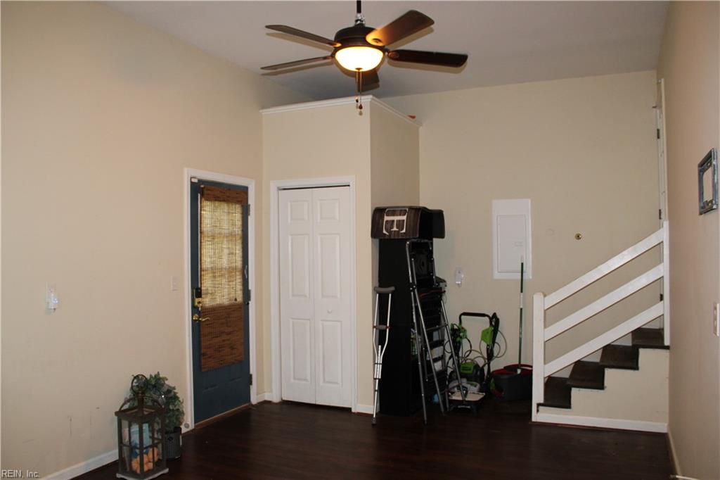 2712 Executive Dr Property Photo 23
